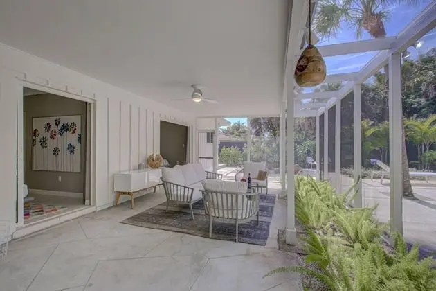 Ev (Majestic Mid-Century Modern Pool Home)