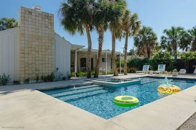 Ev (Majestic Mid-Century Modern Pool Home)