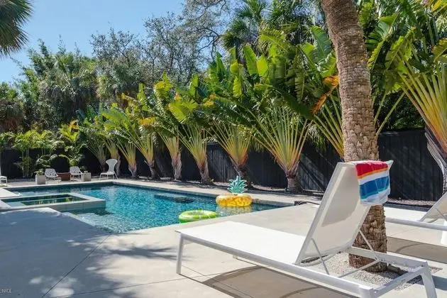 Ev (Majestic Mid-Century Modern Pool Home)