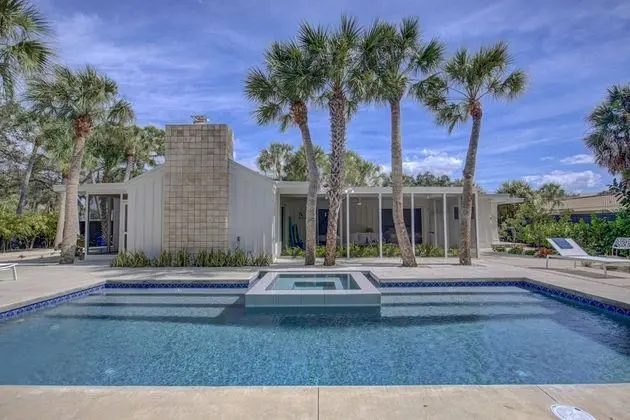 Ev (Majestic Mid-Century Modern Pool Home)