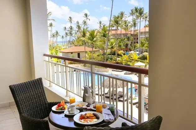 One Bedroom Suite With Jacuzzi