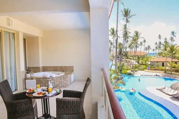 One Bedroom Suite With Jacuzzi