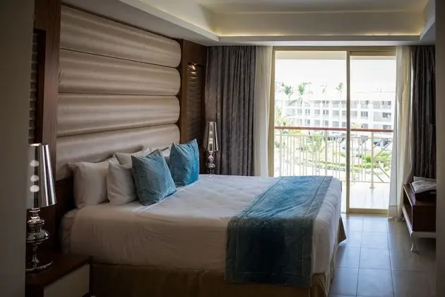 Sky View Suite Roof Top with Outdoor Jacuzzi
