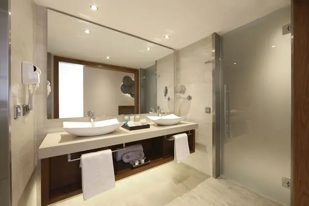 Sky View Suite Roof Top with Outdoor Jacuzzi