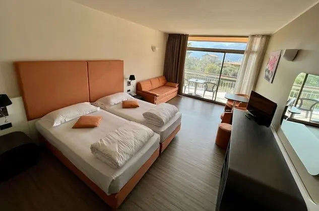 Design İki Ayrı Yataklı Oda, Havuz Kenarı