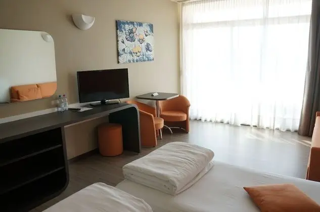 Design İki Ayrı Yataklı Oda, Havuz Kenarı