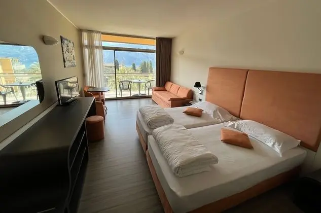 Design İki Ayrı Yataklı Oda, Havuz Kenarı