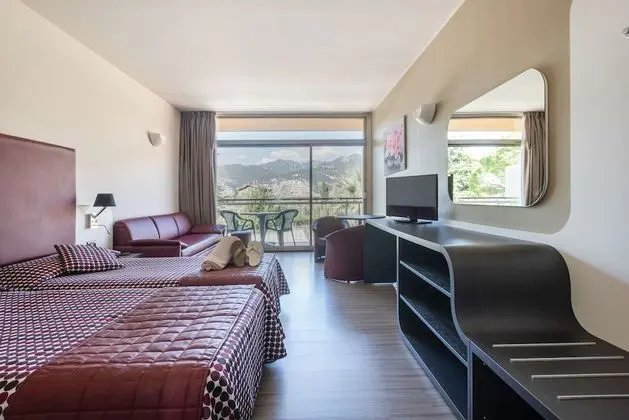 Design İki Ayrı Yataklı Oda, Havuz Kenarı