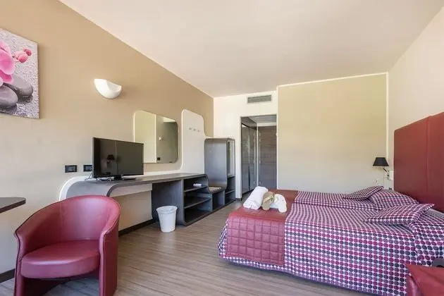 Design İki Ayrı Yataklı Oda, Havuz Kenarı