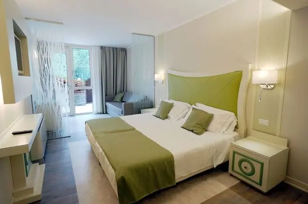 Junior Stüdyo Süit, Bahçeli