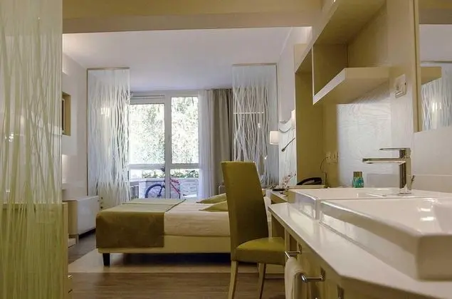 Junior Stüdyo Süit, Bahçeli