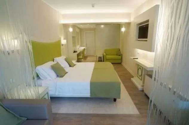 Junior Stüdyo Süit, Bahçeli