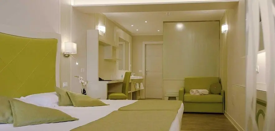 Junior Stüdyo Süit, Bahçeli