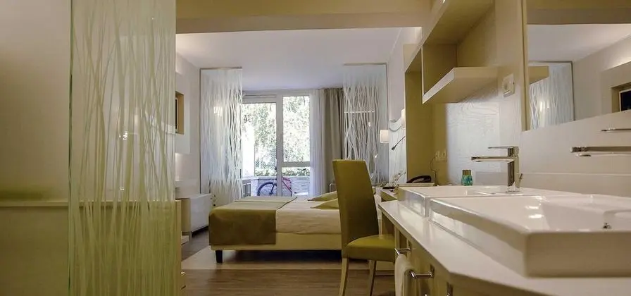 Junior Stüdyo Süit, Bahçeli