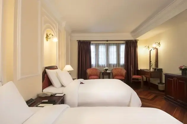 Colonial Deluxe with Breakfast