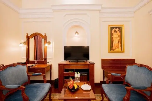 Colonial Deluxe with Breakfast
