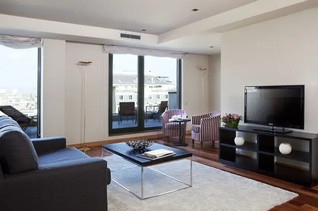 Duplex Apartment, Paseo de Gracia View (different building)