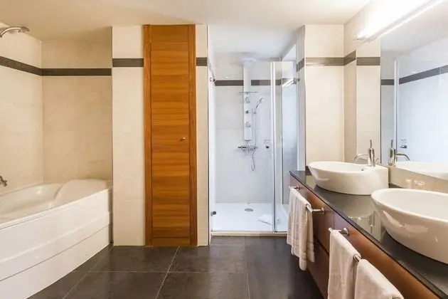 Duplex Apartment, Paseo de Gracia View (different building)