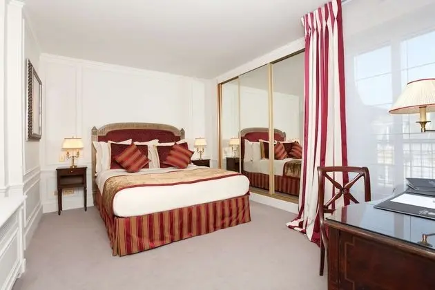 Eiffel Tower Terrace Suite