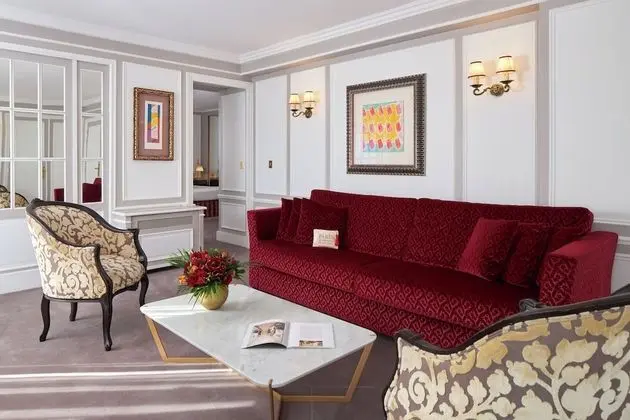 Eiffel Tower Terrace Suite