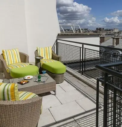 Eiffel Tower Terrace Suite