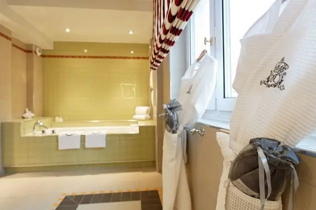 Eiffel Tower Terrace Suite