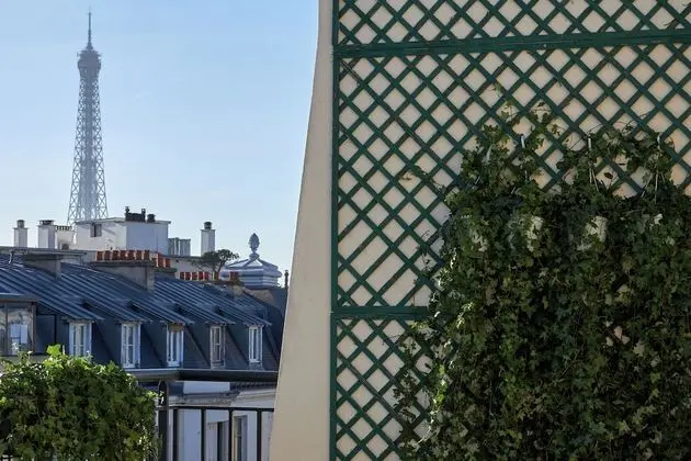 Eiffel Tower Terrace Suite