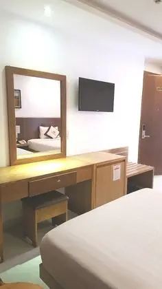 Standard Tek Büyük veya İki Ayrı Yataklı Oda, Penceresiz