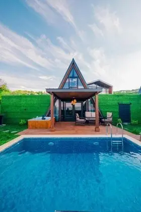 Deluxe Bungalow 2+1, Göl Manzaralı, Isıtmalı Özel Havuzlu