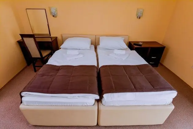 Tek Büyük veya İki Ayrı Yataklı Oda