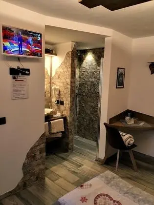 Üç Kişilik Oda
