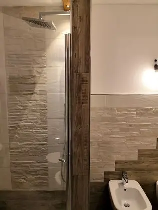 Üç Kişilik Oda