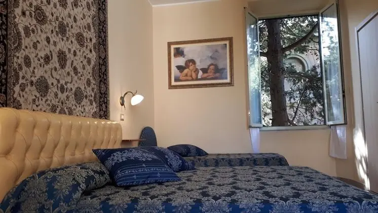 Üç Kişilik Oda