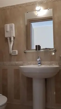 Üç Kişilik Oda
