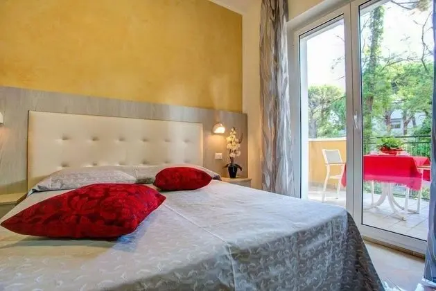 Standard Tek Büyük Yataklı Oda