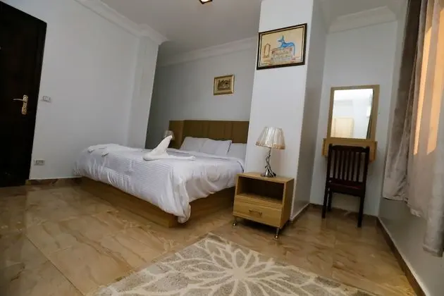 Deluxe Single Room Pyramids View