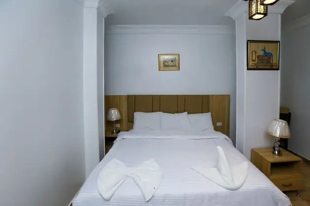 Deluxe Single Room Pyramids View