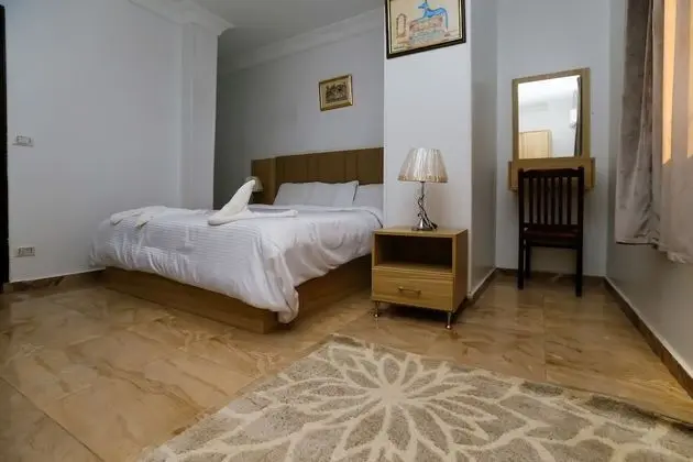 Deluxe Single Room Pyramids View