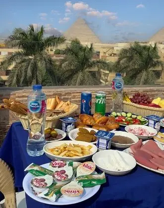 Deluxe Single Room Pyramids View