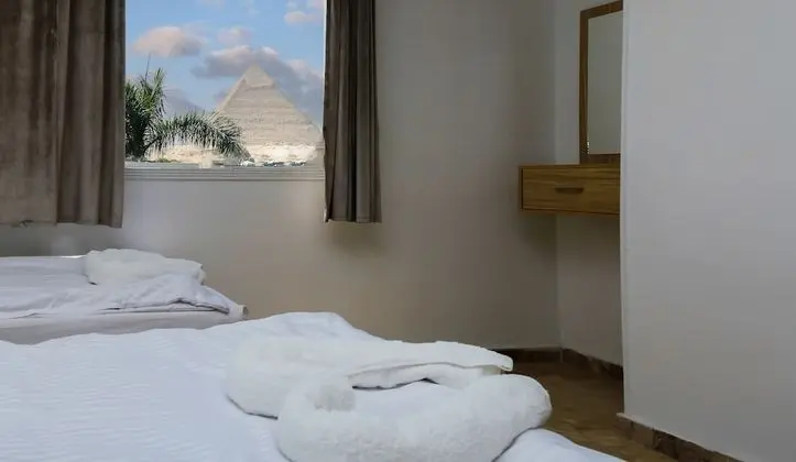 Twin Room Pyramids View
