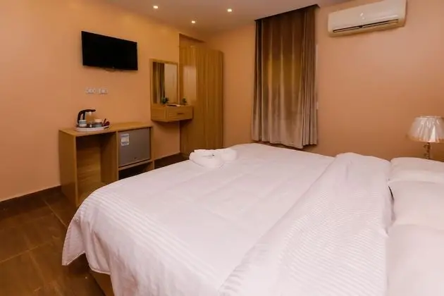 Twin Room Pyramids View