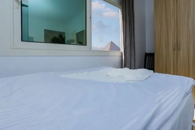 Twin Room Pyramids View