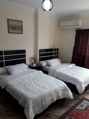 Twin Room Pyramids View