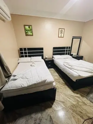 Twin Room Pyramids View