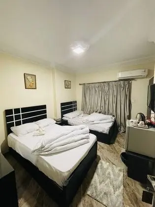 Twin Room Pyramids View