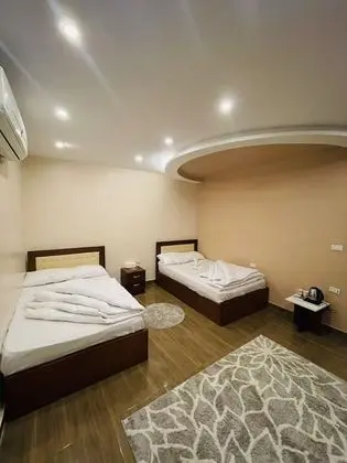 Twin Room Pyramids View