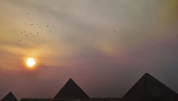 Twin Room Pyramids View