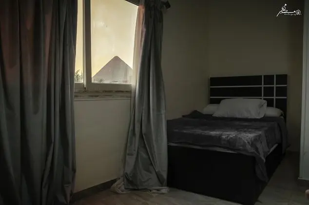 Twin Room Pyramids View