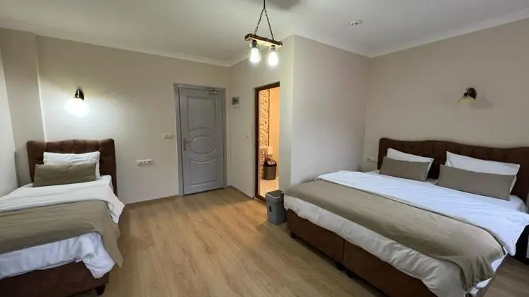 Triple, Avlu Manzaralı, Aileye Özel