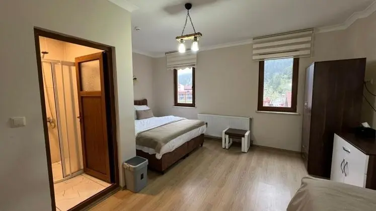 Triple, Avlu Manzaralı, Aileye Özel